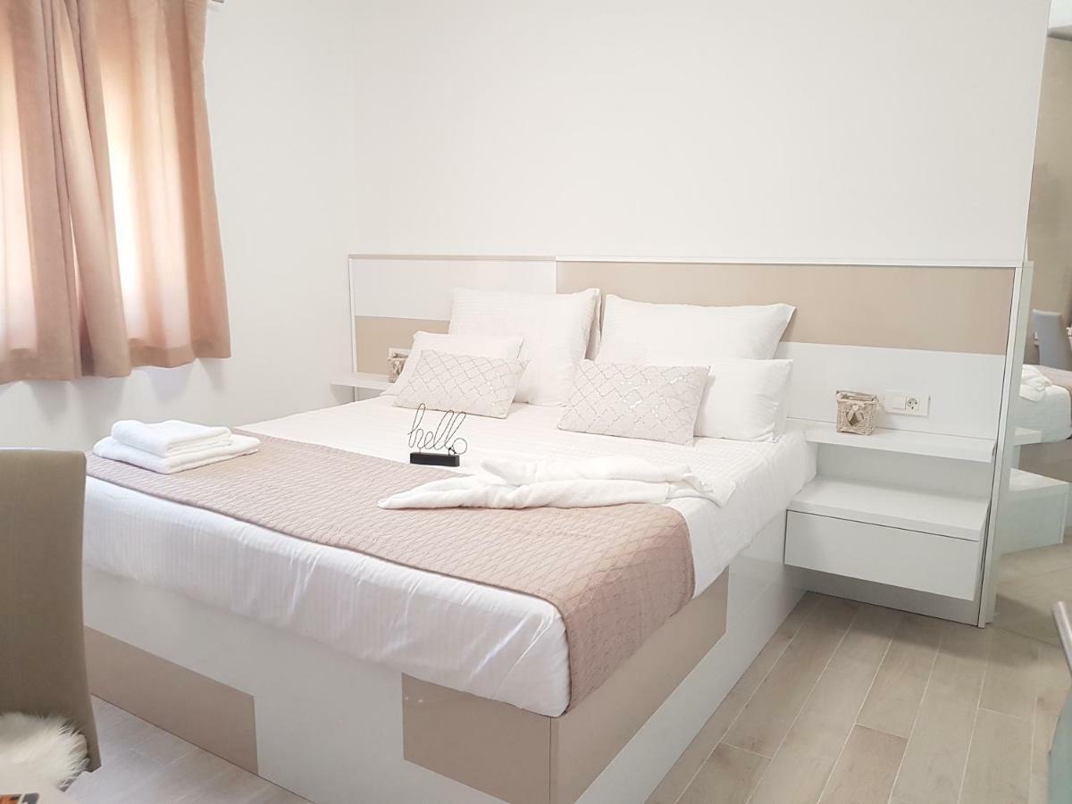 Villas Sabun - Modern House With Heated Pool Privlaka  Exterior photo