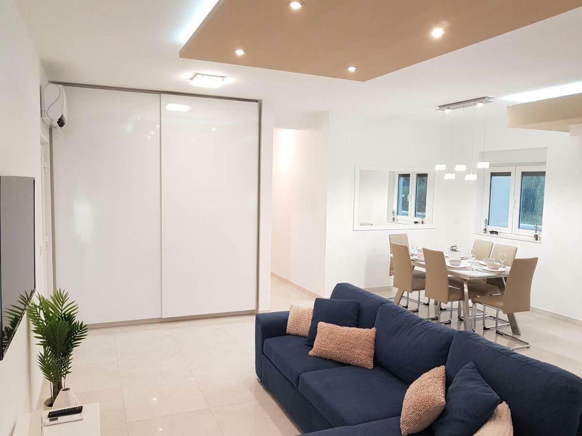 Villas Sabun - Modern House With Heated Pool Privlaka  Exterior photo