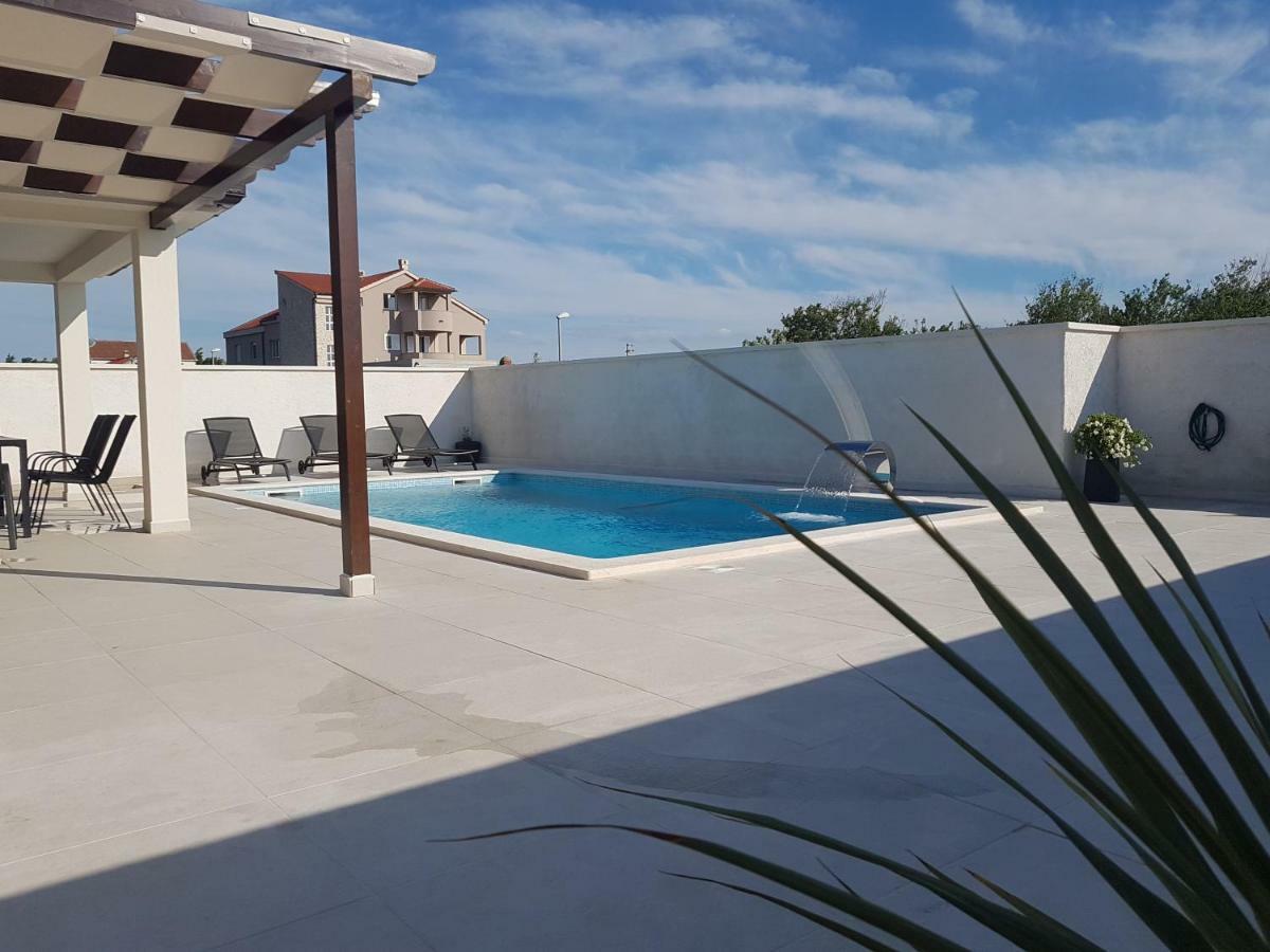 Villas Sabun - Modern House With Heated Pool Privlaka  Exterior photo
