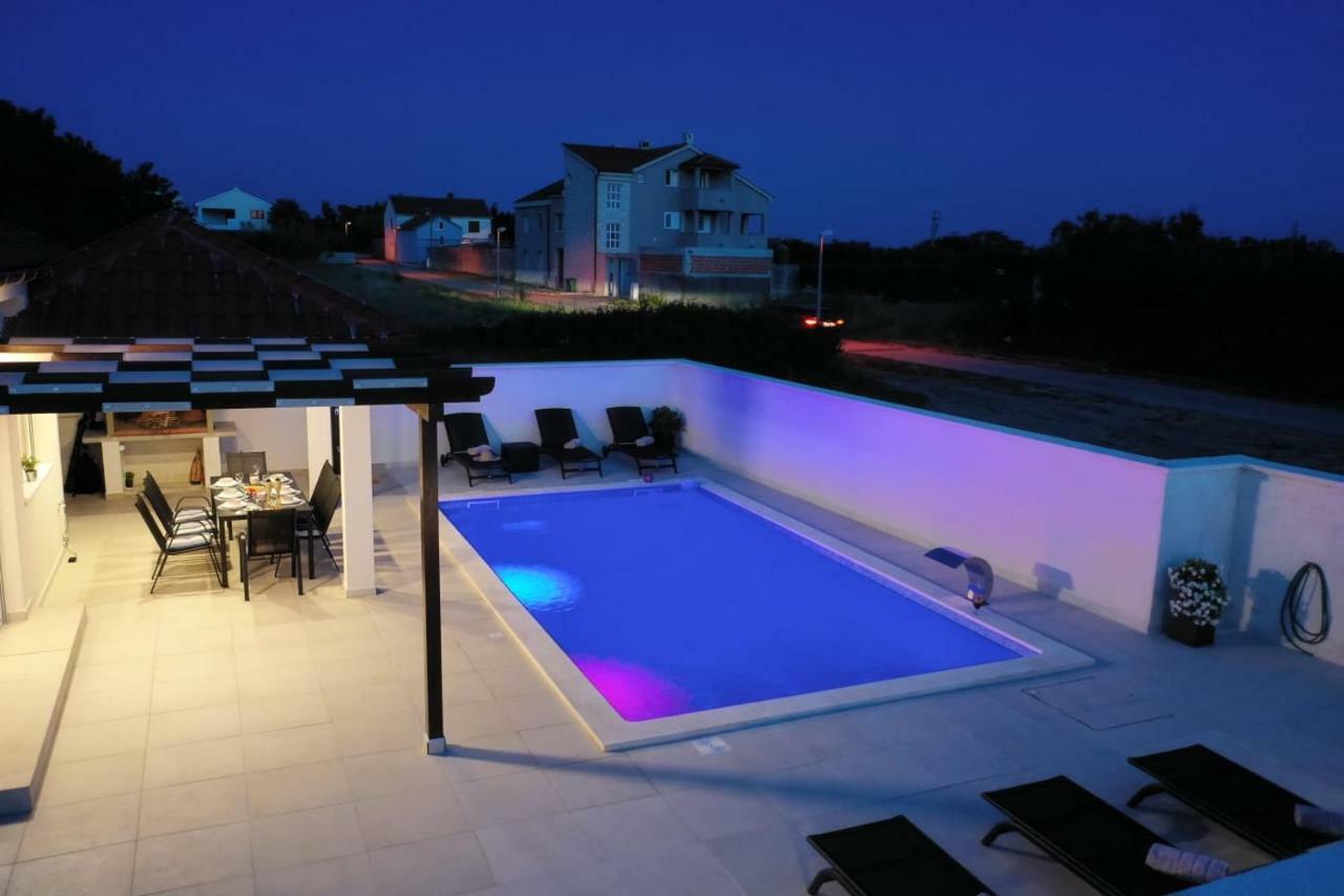 Villas Sabun - Modern House With Heated Pool Privlaka  Exterior photo