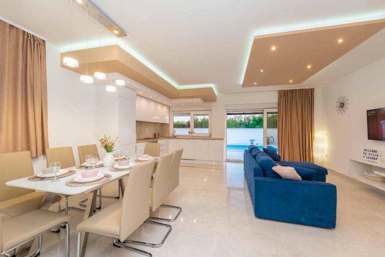 Villas Sabun - Modern House With Heated Pool Privlaka  Exterior photo